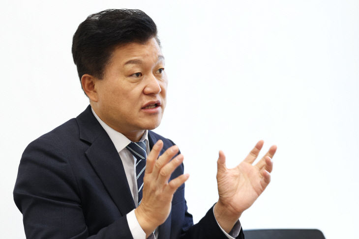 신용한 도지사