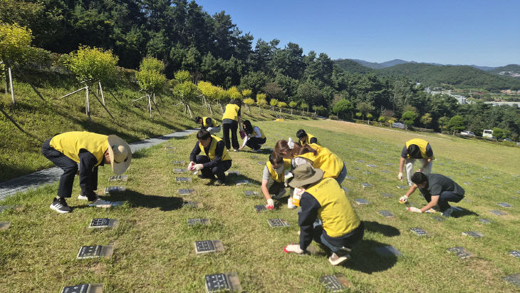 2. (서산시시설관리공단)추석 앞두고 희망공원 묘역 환경정비2