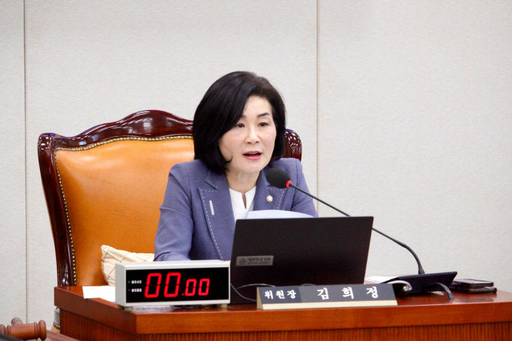 국회_김희정_교육위원장_(2)