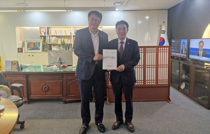 [사진1] 문체부 2차관 만나 지역 문화·관광 현안 건의