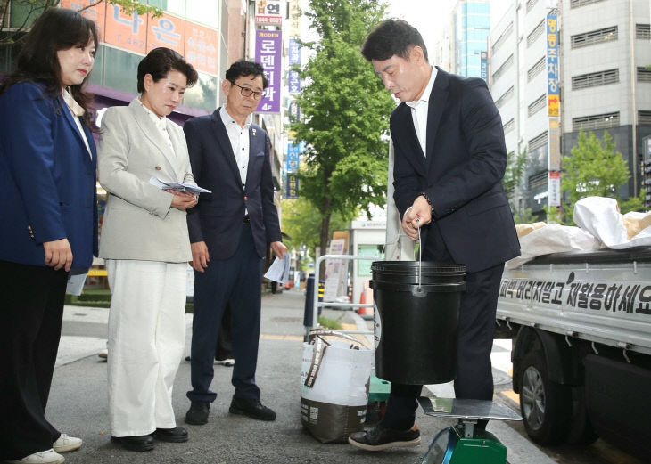 사진2) 전문학 서구청장