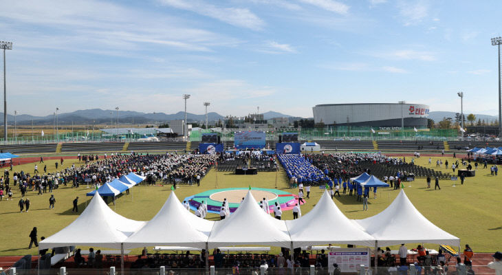 1. 지난 제16회 태안군민체육대회 진행 모습2
