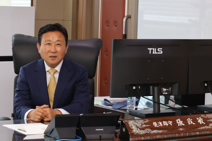 2026년07월02일_장정민_옹진군수_집무사진_(2)