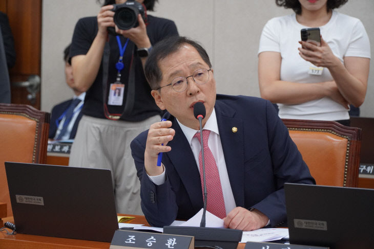 의원님_국정감사_사진