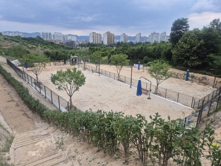 충주시, ‘연수동 반려동물 놀이터’ 오는 19일 정식 개장 (1)