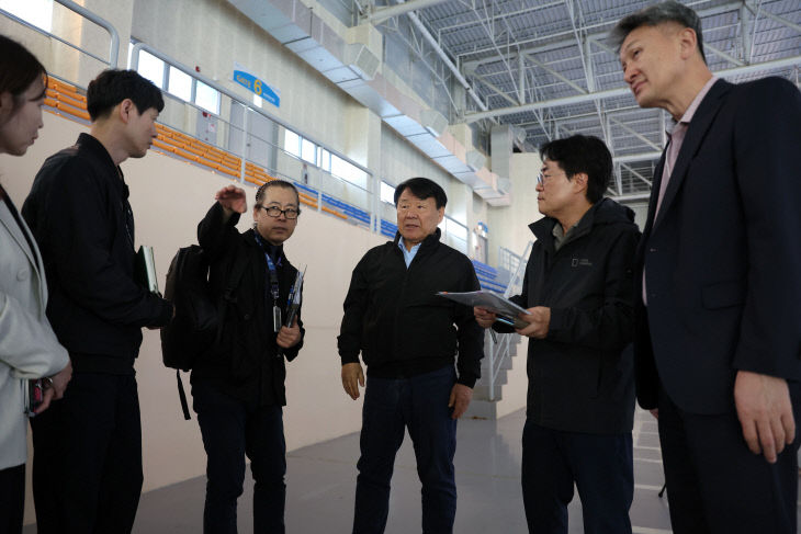 261014_염홍철_위원장_베뉴_방문(1)