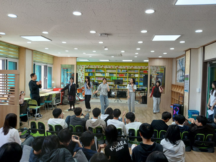 예산 대술중_한갓 작은 음악회 사진_1