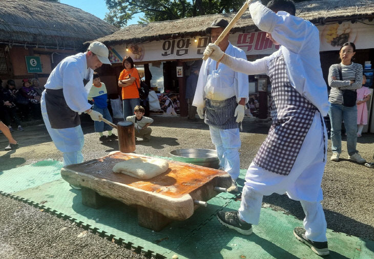 ” 아산 외암마을 짚풀문화제 성료(3)