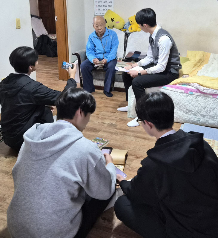 보도 3) 6.25 참전유공자 장봉학 어르신과 단양고 학생들(2)