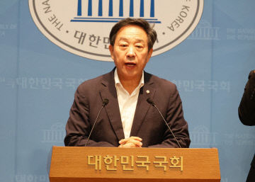 강승규_의원_기자회견_사진