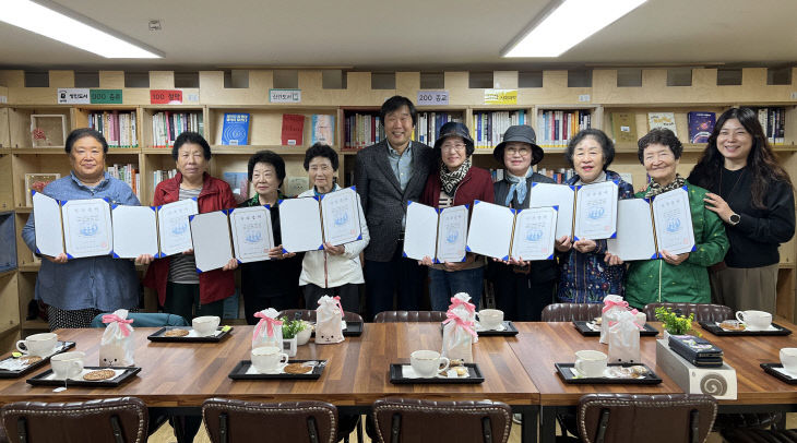 증평삼보사회복지관 ‘나와YOU’ 어르신들, 판매 수익금 기부
