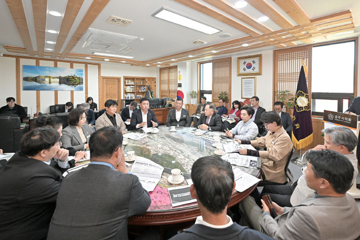 보도자료 사진(공주시련 토의시간 가져)