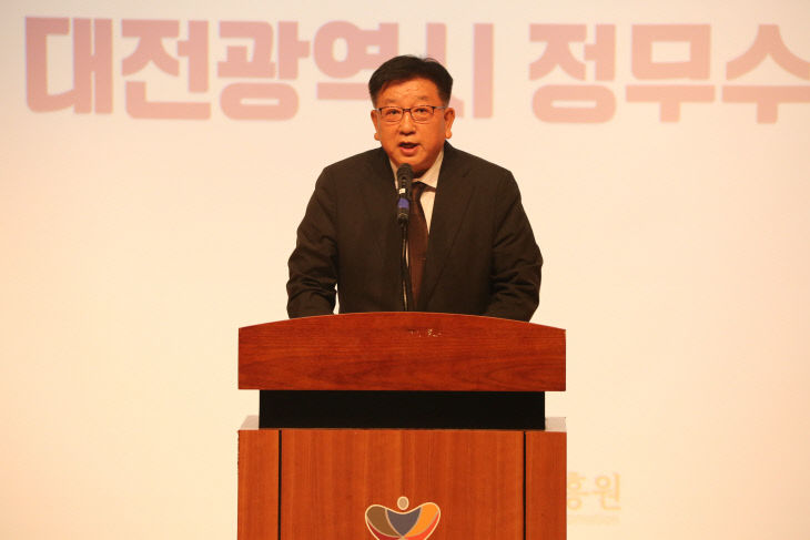 2. 안중기 수석보좌관님