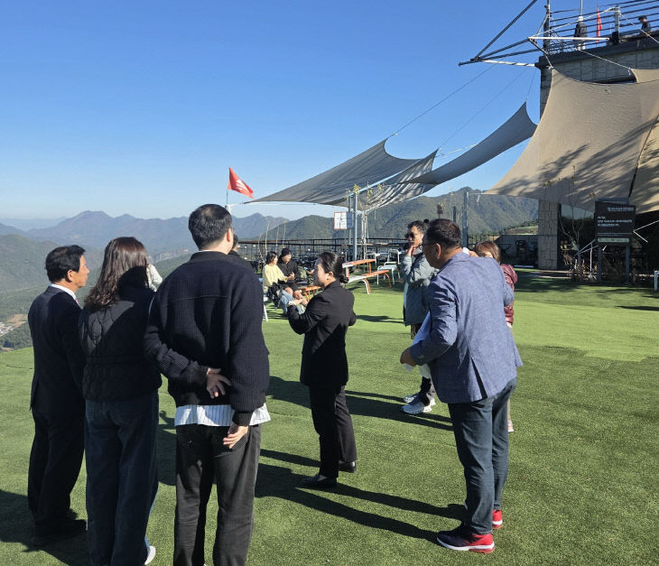보도 1) 단양을 관광하는 대만 여행업계 관계자들(1)