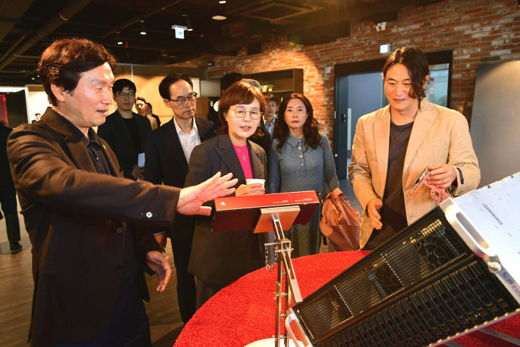 경산시, 퓨리오사AI와 손잡고 국산 AI반도체 실증 확대