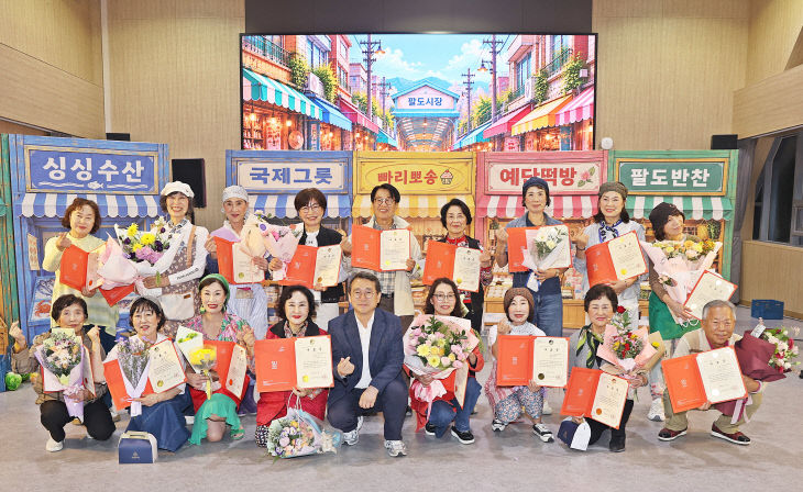 보도사진1(시니어뮤지컬극단3기 발표회)