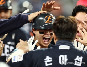 문동주·노시환의 합작…한화 이글스, 한국시리즈 진출까지 한 걸음
