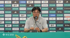 대전하나시티즌, 광주 잡고 `지긋지긋한 홈 첫 승` 탈출... 황선홍 감독 `포기 않고 전진할 것`