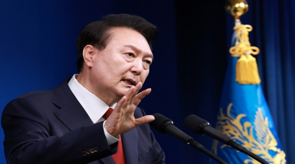 [취임 2주년] 尹 “공공기관 이전 지역경제 활성화 도움 안돼”