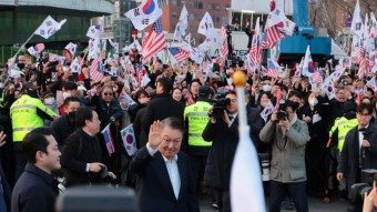 충청 정가, 윤 대통령 석방에 엇갈린 반응 속 셈법 복잡