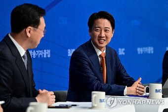 사전투표 앞두고 국민보다 이준석 후보에 목매는 국힘 왜?