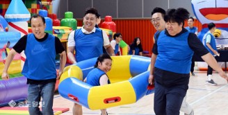 아빠도 아이도 웃음꽃 활짝