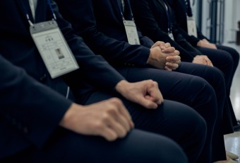 민간기업 82% "경력직 채용"… 대졸청년 54% "이게 취업장벽"