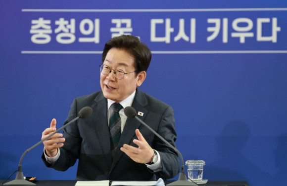 대전 온 李대통령 "대전, 前정부 R&D 예산 삭감에 폭격"