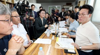 대전 쪽방촌 찾은 김민석 국무총리