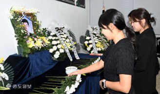 ‘숭고한 희생 잊지 않겠습니다’