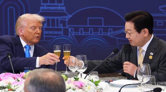 [2025 경주 APEC] 한미정상회담서 난항 겪던 한미 관세협상 타결