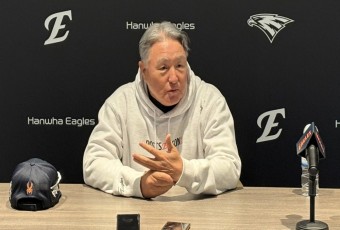 한화 김경문 감독 "김서현, 감독 못지 않은 스트레스 받았을 것"