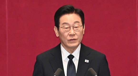 이대통령 "지역이 성장의 중심…지방우대 재정 원칙 전격 도입"