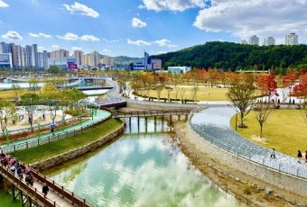 대전 갑천생태호수공원, 개장 한달만에 관광명소 급부상