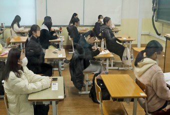 [2026 수능 현장] "푸는대로 다 맞으리다" 교사·후배들의 따뜻한 응원