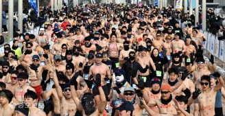 맨몸으로 2026년 첫 날을 힘차게 ‘출발’