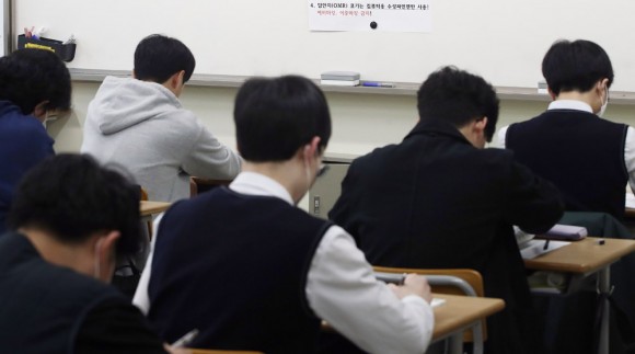 불수능에도 수험생 10명 중 7명 안정보단 소신 지원