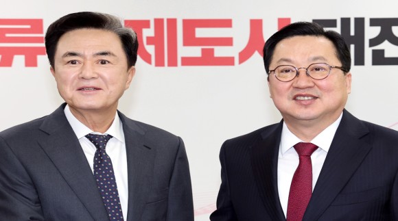 이·김 “대통령 공약 쇼케이스”여당 주도 대전충남통합 제동