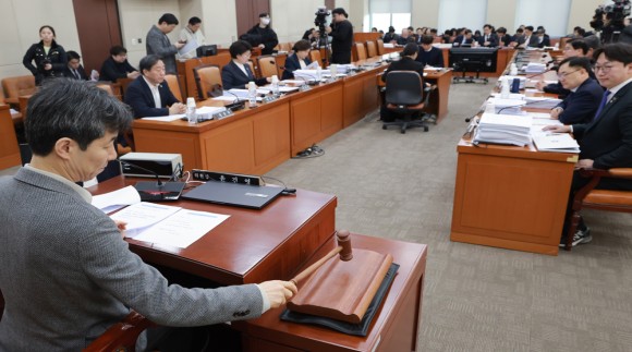 `행정통합법` 법안소위 통과…여당 단독처리에 야당 강력반발