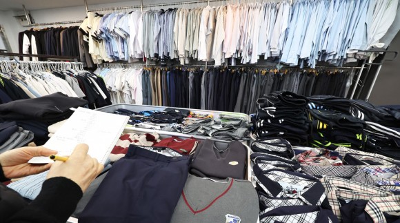 무상교복? 대전은 유상교복!… 중·고교 90% 교복값 초과