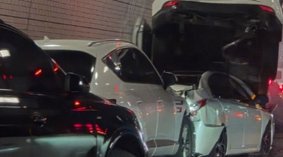 [영상] 대전 서대전IC 구봉터널 차량 16대 추돌사고…12명 부상