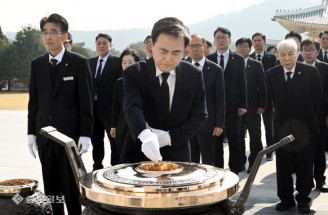 국립대전현충원 찾은 김태흠 지사