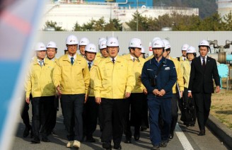 서산 석유비축기지 시찰하는 이재명 대통령