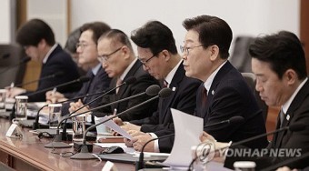 이 대통령 “전기요금 (인상없이) 유지… 절감·절약 협조해달라”