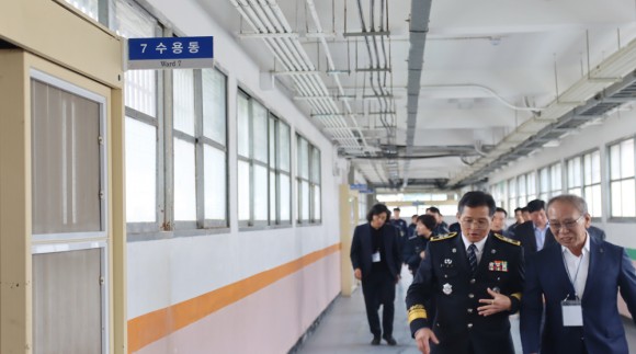 늘어나는 정신질환 수용자…돌볼 전문의는 전국에 1명뿐