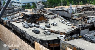 ‘74명 사상’ 안전공업 건물 철거 돌입…현장감식 병행