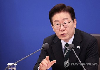 이 대통령 "소풍·수학여행도 수업의 일부… 각별히 신경써달라"