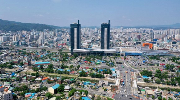 이대통령 취임 1주년 회견서`공공기관 2차이전` 언급 귀추