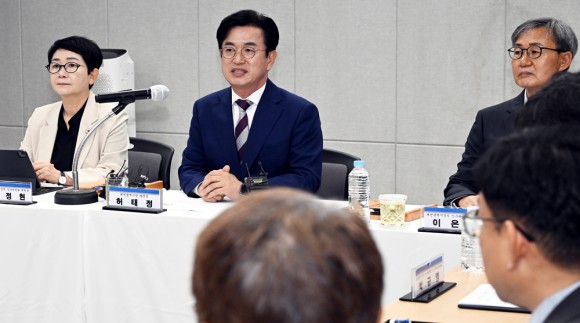 민선 9기 닻 올린 허태정호…0시축제·꿈씨패밀리 운명은?