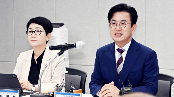 허태정인수위 첫 업무보고 퇴짜"자료제출 미비" 공직사회 긴장